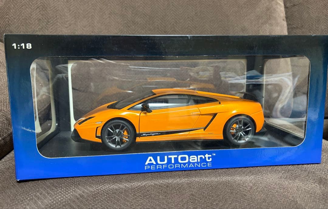 ハチハチAUTOart Lamborghini Gallardo