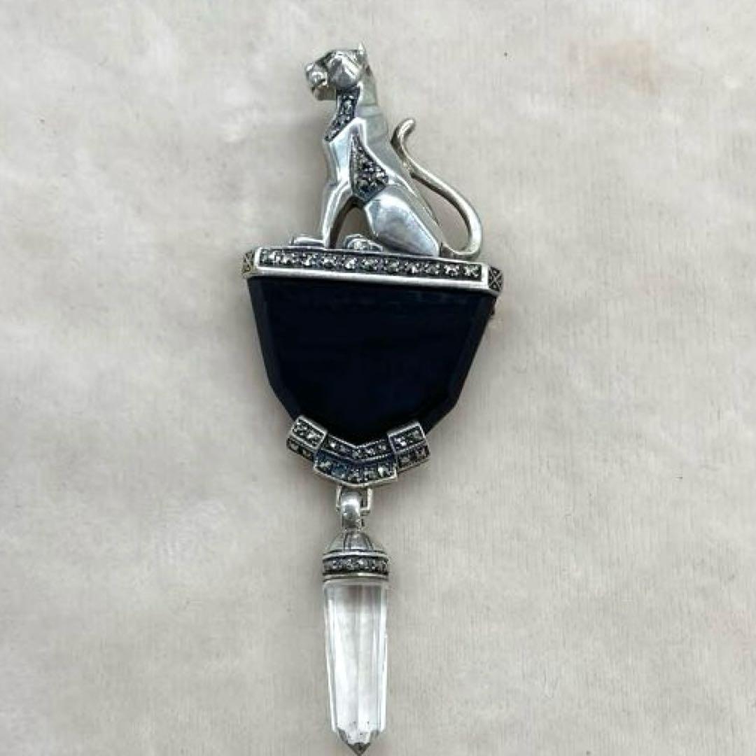 Ari D Norman パンサー ブローチ オニキス×エメラルドアイ Nordsø - Ecru Sepia 316 – Henry Archer Denmark