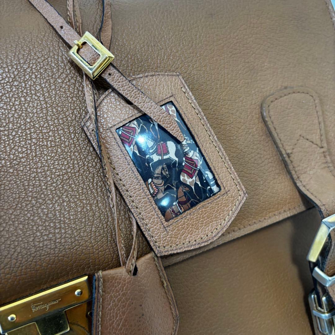 SalvatoreFerragamo ✨ブリーフケース ガンチーニ 馬車柄 本革