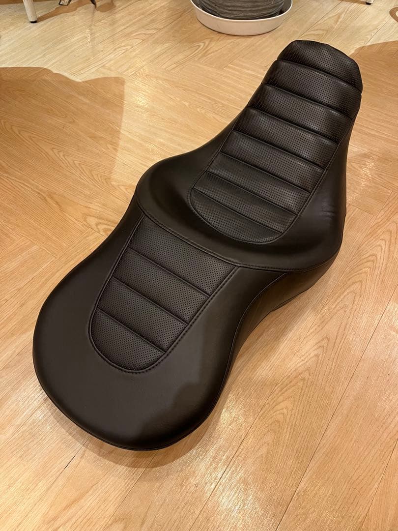 純正】 サンダウナー 2UPシート FXLR、FXLRS、FXLRST、FLSB - メルカリ