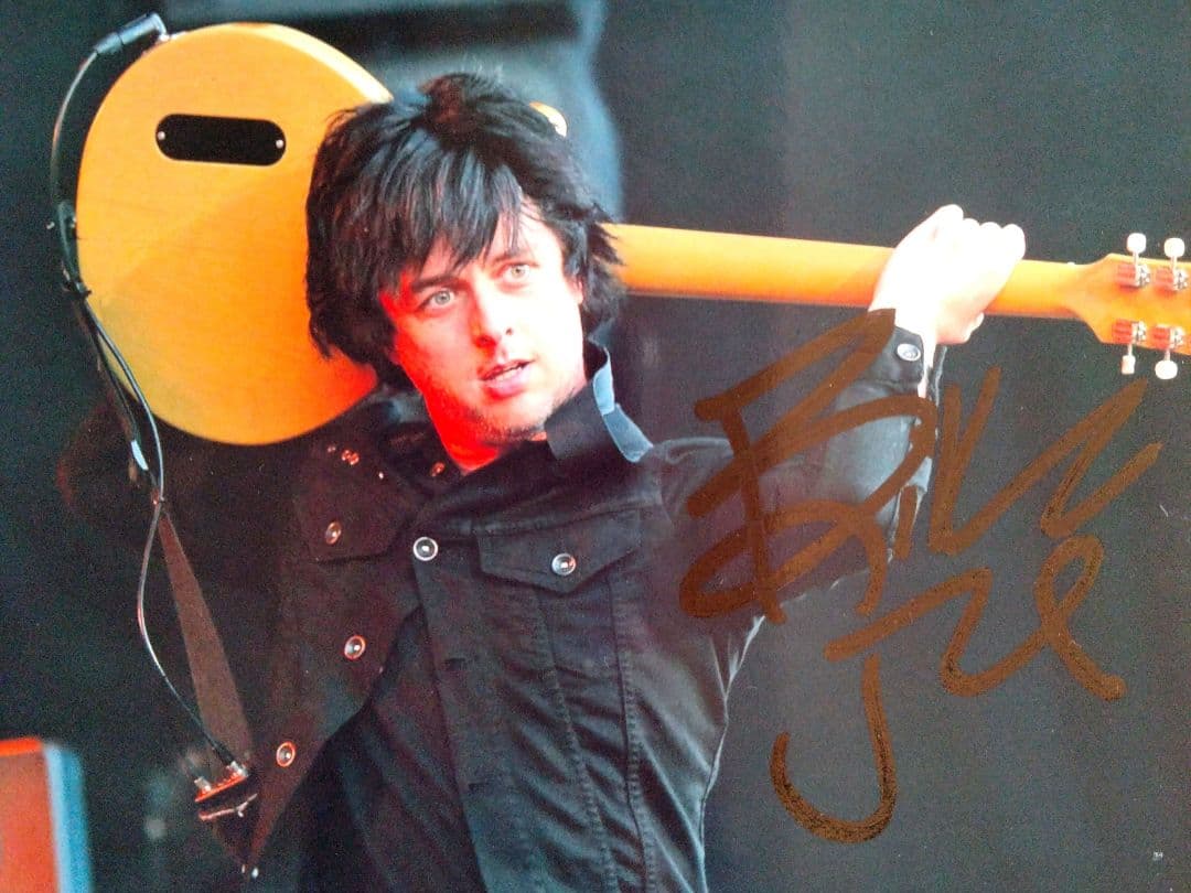 セール中…ビリー・アームストロング直筆サイン入り2Lサイズ写真 グリーン・ディ