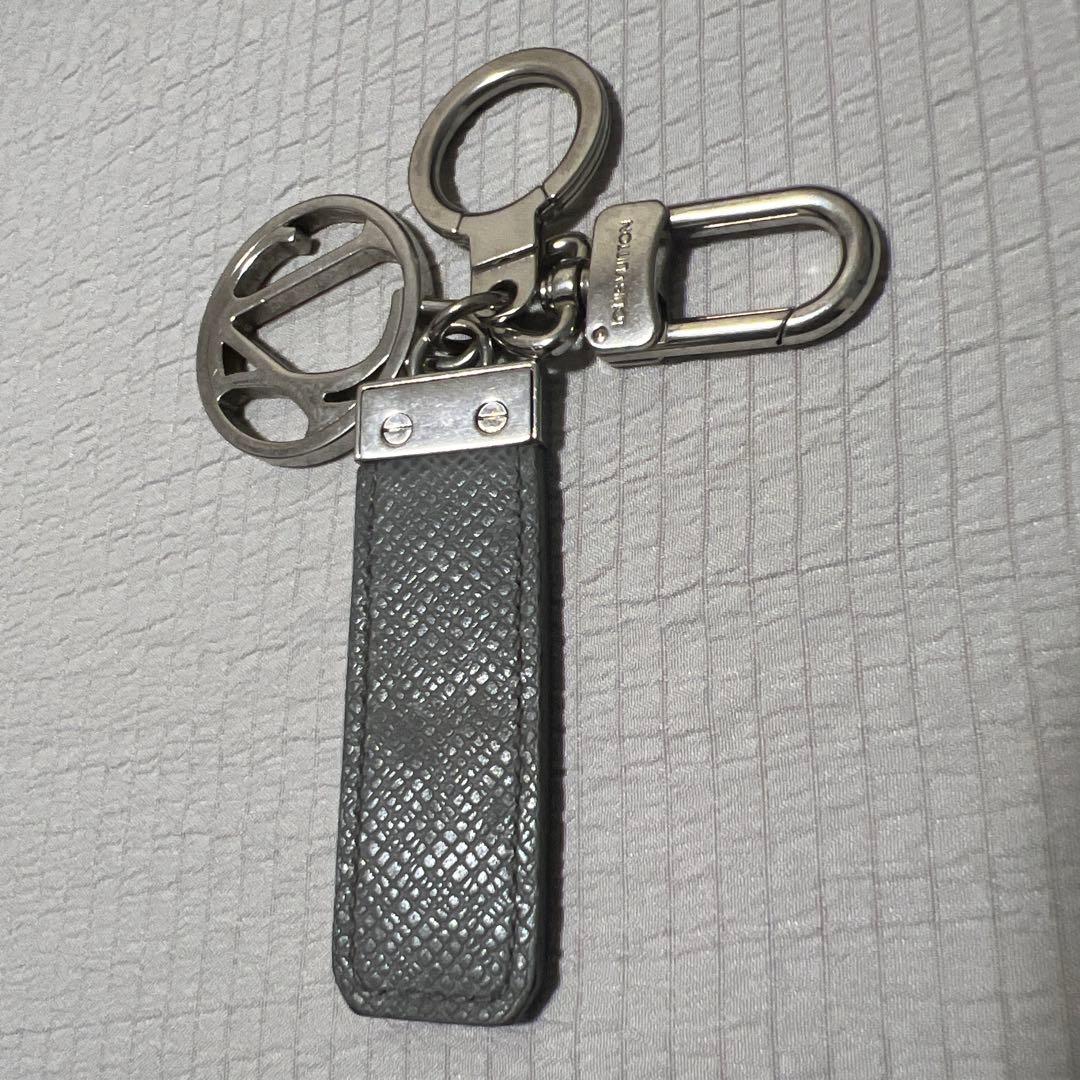 LOUIS VUITTON グレー レザー キーホルダー