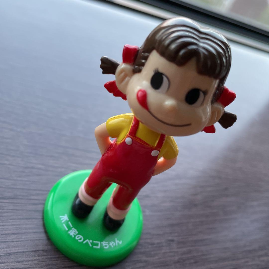 不二家のペコちゃん 首振り人形 - メルカリ