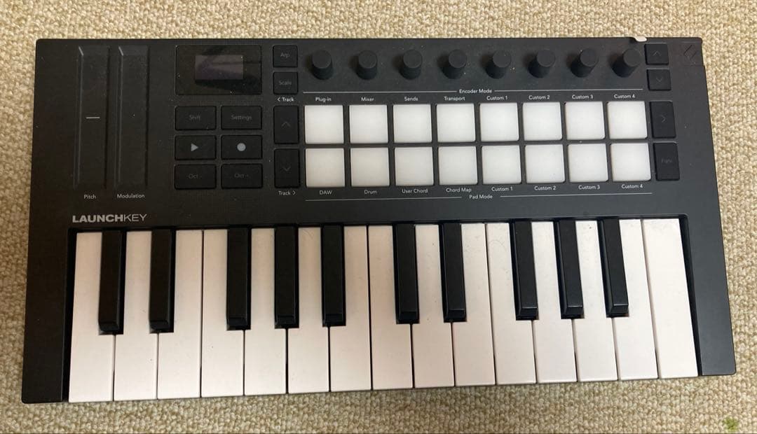 Launchkey Mini 25 MK4 MIDIキーボード　中古