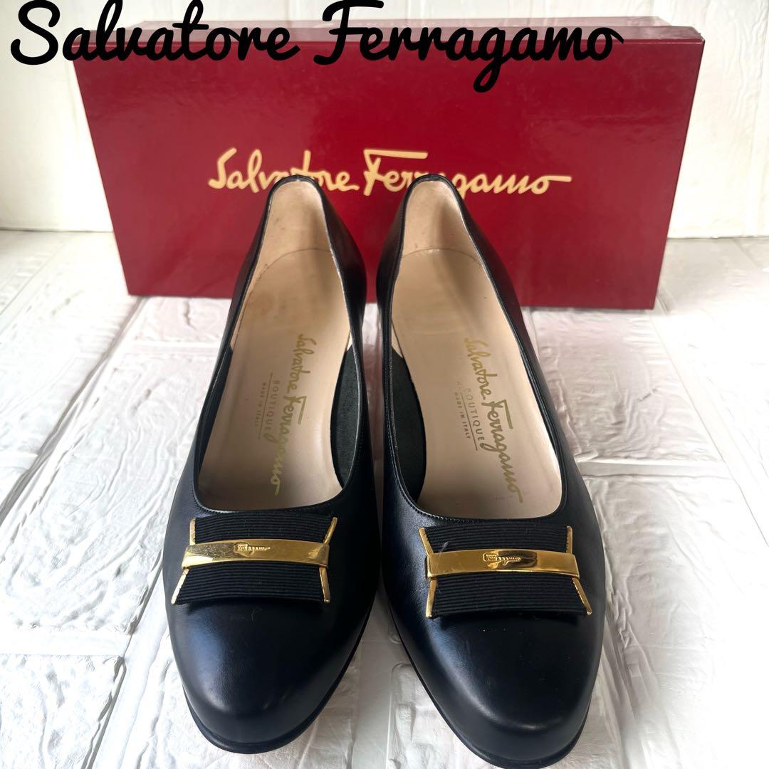 Salvatore Ferragamo フェラガモ ブラックパンプス 7C