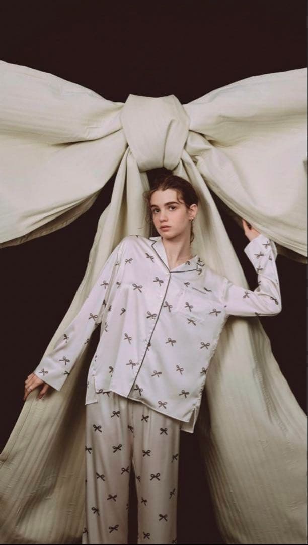 ジェラートピケ リボン柄サテンシャツ　ロングパンツ　セットアップ