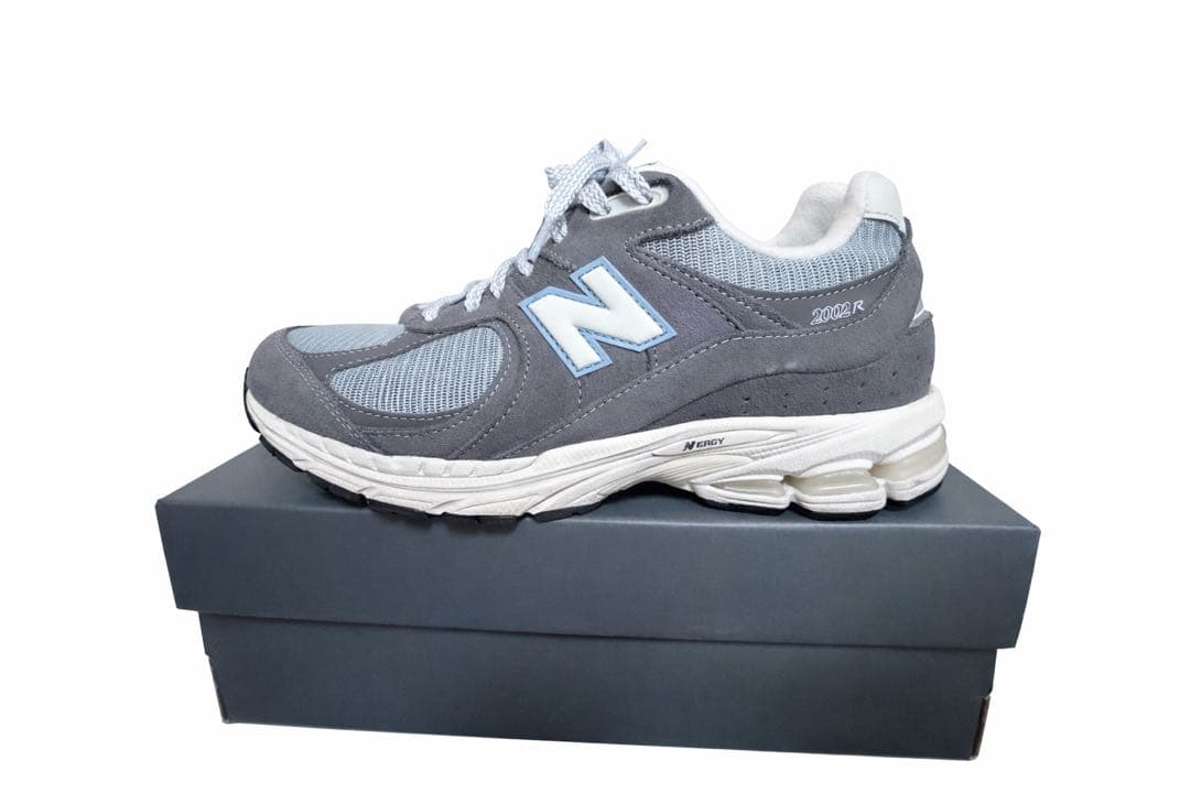 靴 New Balance 2002r