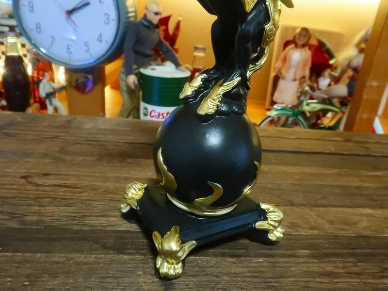 馬 サラブレッド 午年 ブラック＆ゴールド 金運アップ 置物 ロイヤル