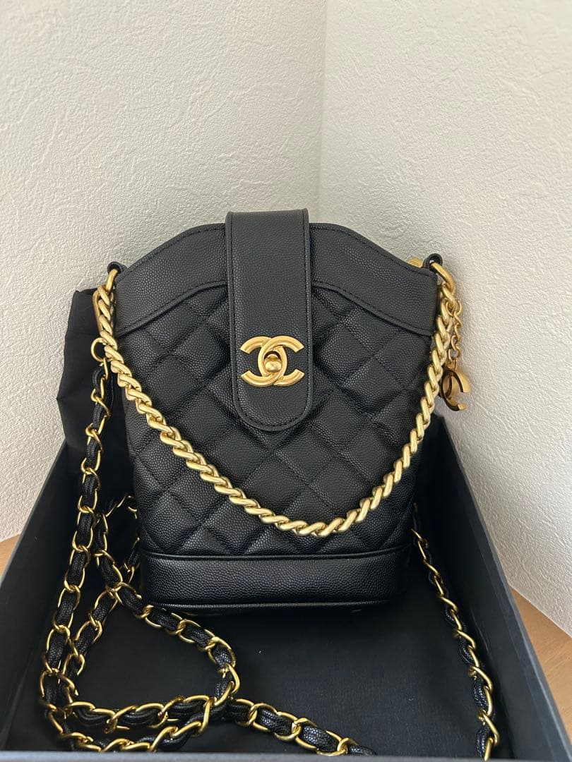 CHANEL ブラックバッグ ノベルティ キルティング ショルダーの通販はau