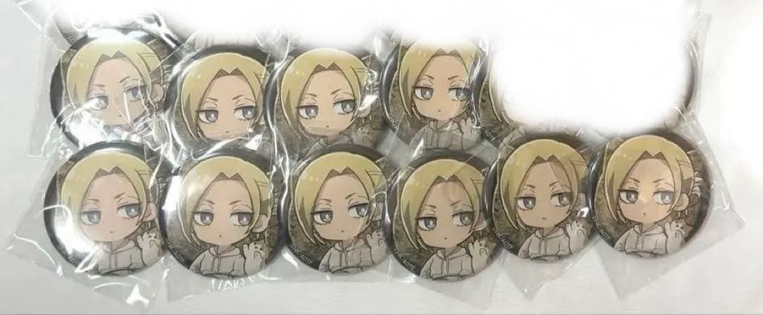 進撃の巨人 プリンセスカフェ 猫 缶バッジ アニ・レオンハート TVアニメ「進撃の巨人」カフェ(猫) ブロマイドB