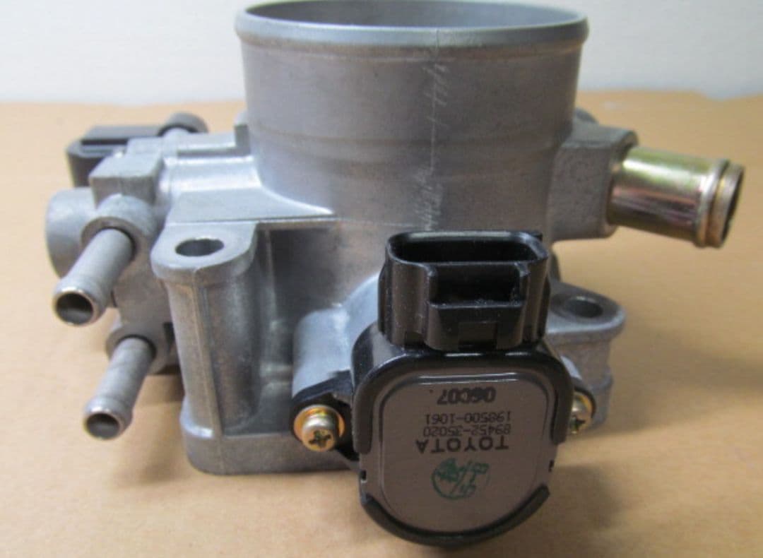 TOYOTAセリカZZT231スロットルボディープチ大口径？ - メルカリ