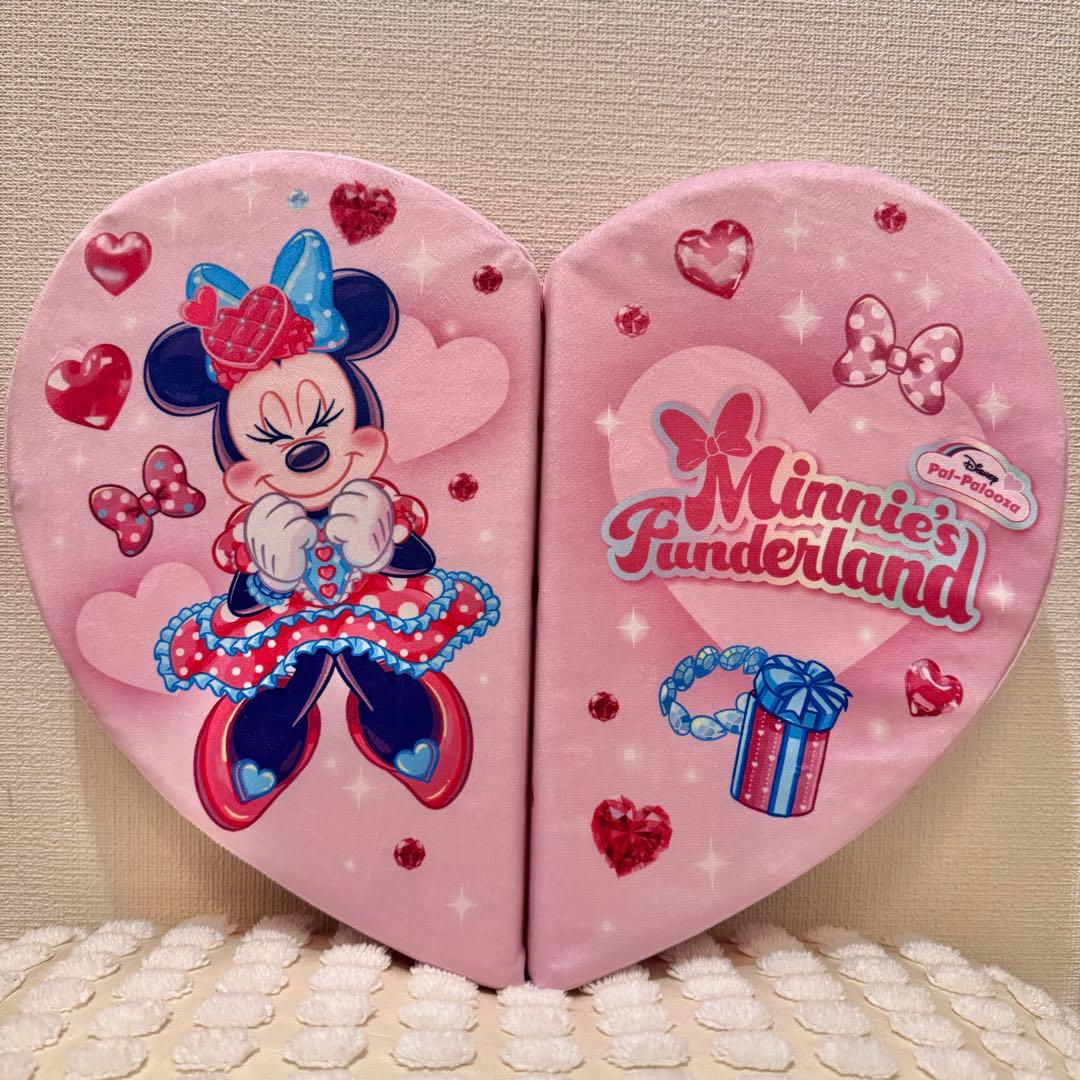 ディズニー ミニーのファンダーランド ポータブルクッション - メルカリ