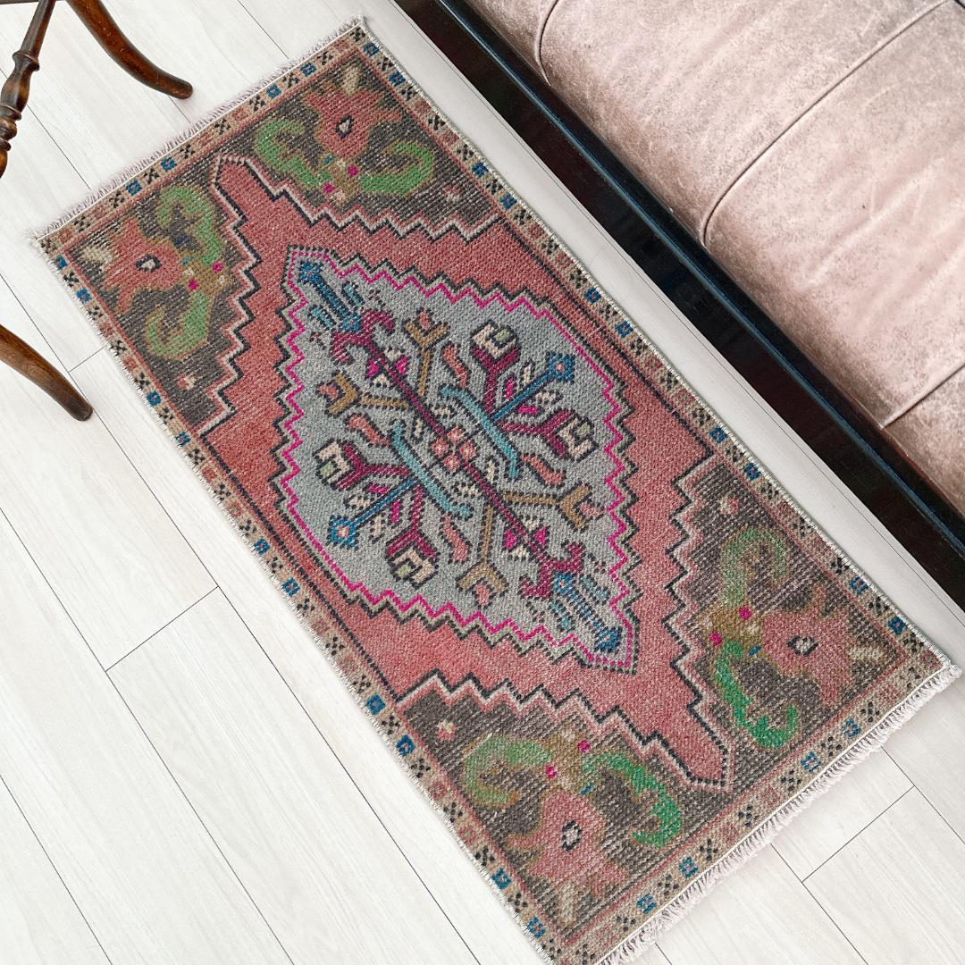 トルコ ヴィンテージラグ A146 スモールラグ ピンク グリーン