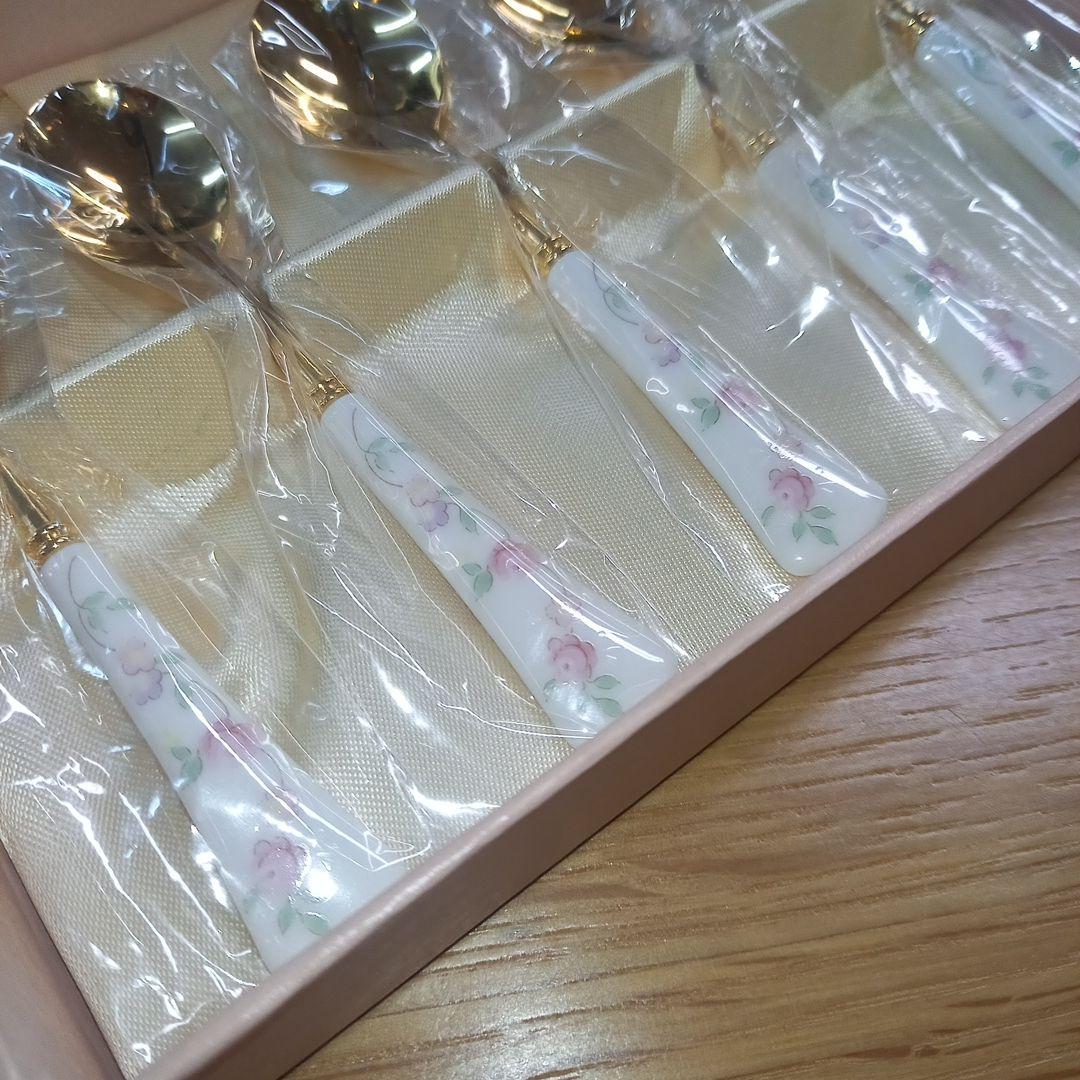 未使用品 ノリタケ スプーン スプーンレスト キューティーローズ 9940