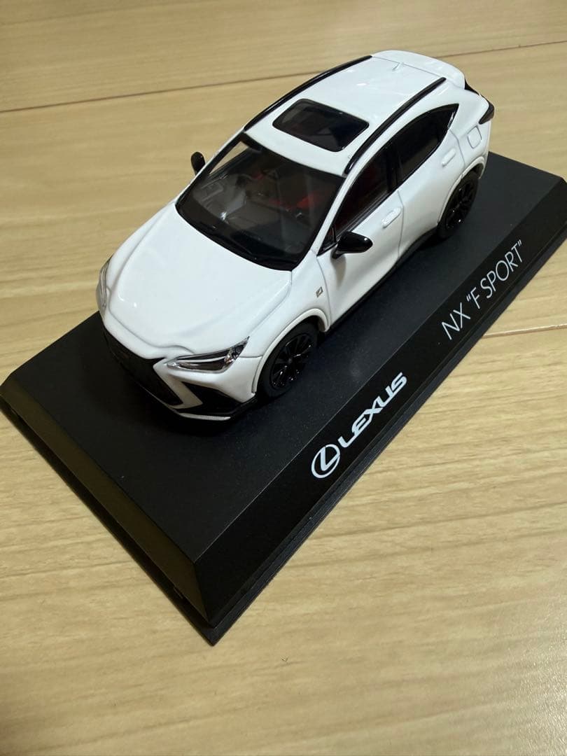 京商 レクサスNX 1/43 ホワイトノーヴァガラスフレーク