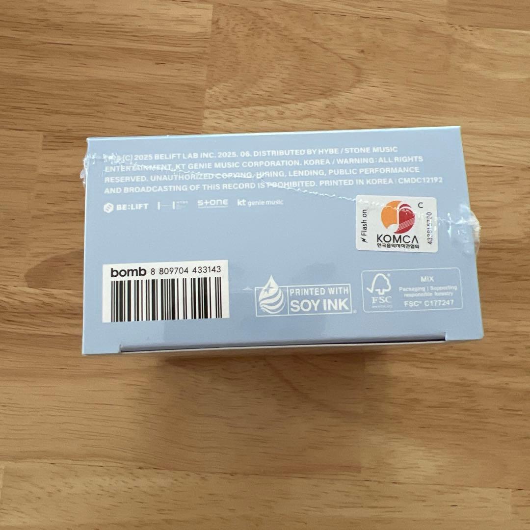 新品未開封】ILLIT アイリット bomb Merch イヤモニ風 イヤホンの通販