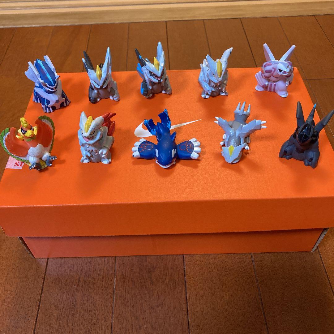 伝説のポケモン 指人形 - メルカリ