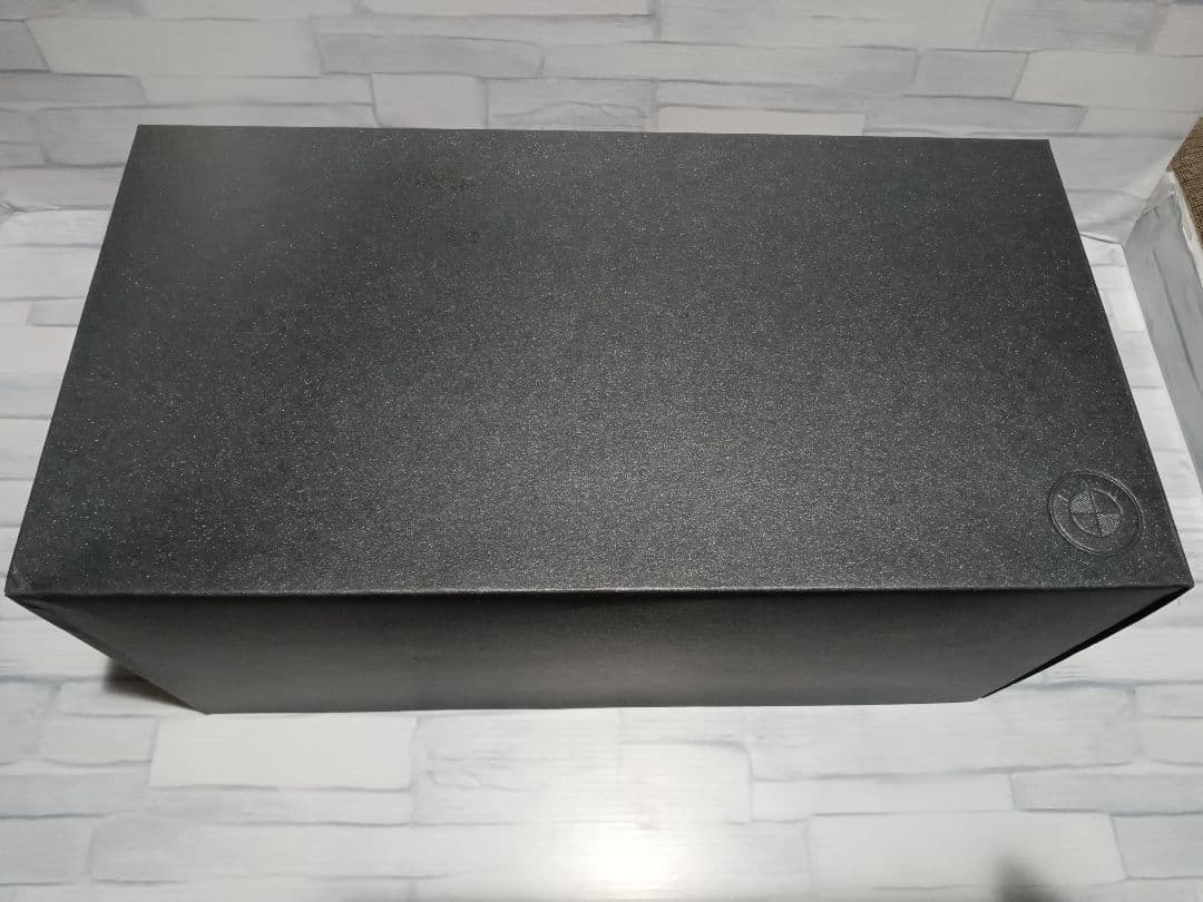 1/18  X1 ディーラー品　ミニカー　ホワイト　内装ブラウン