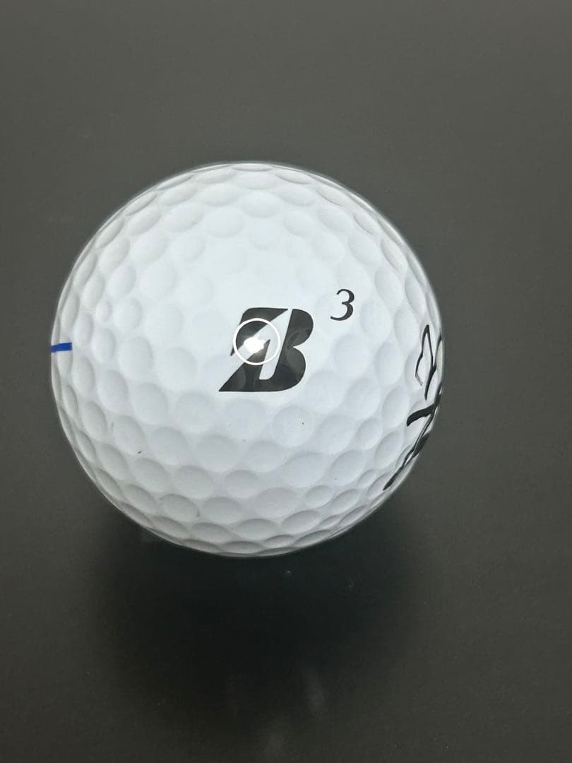 女子ゴルフ 吉田鈴プロ 直筆サイン入りゴルフボール - メルカリ