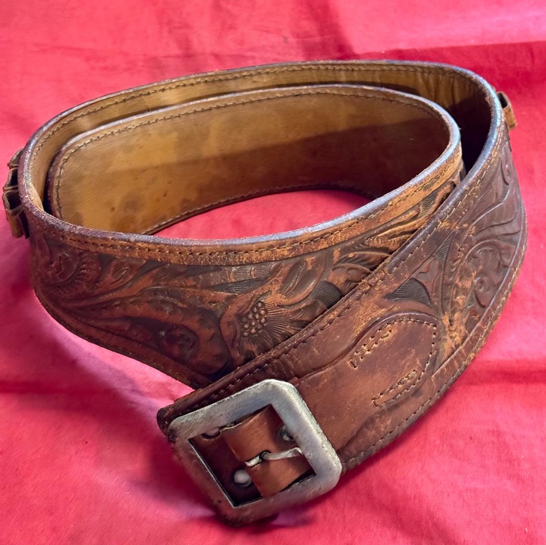 整備済 ウェスタンガンベルト 彫刻付き ホルスターなし