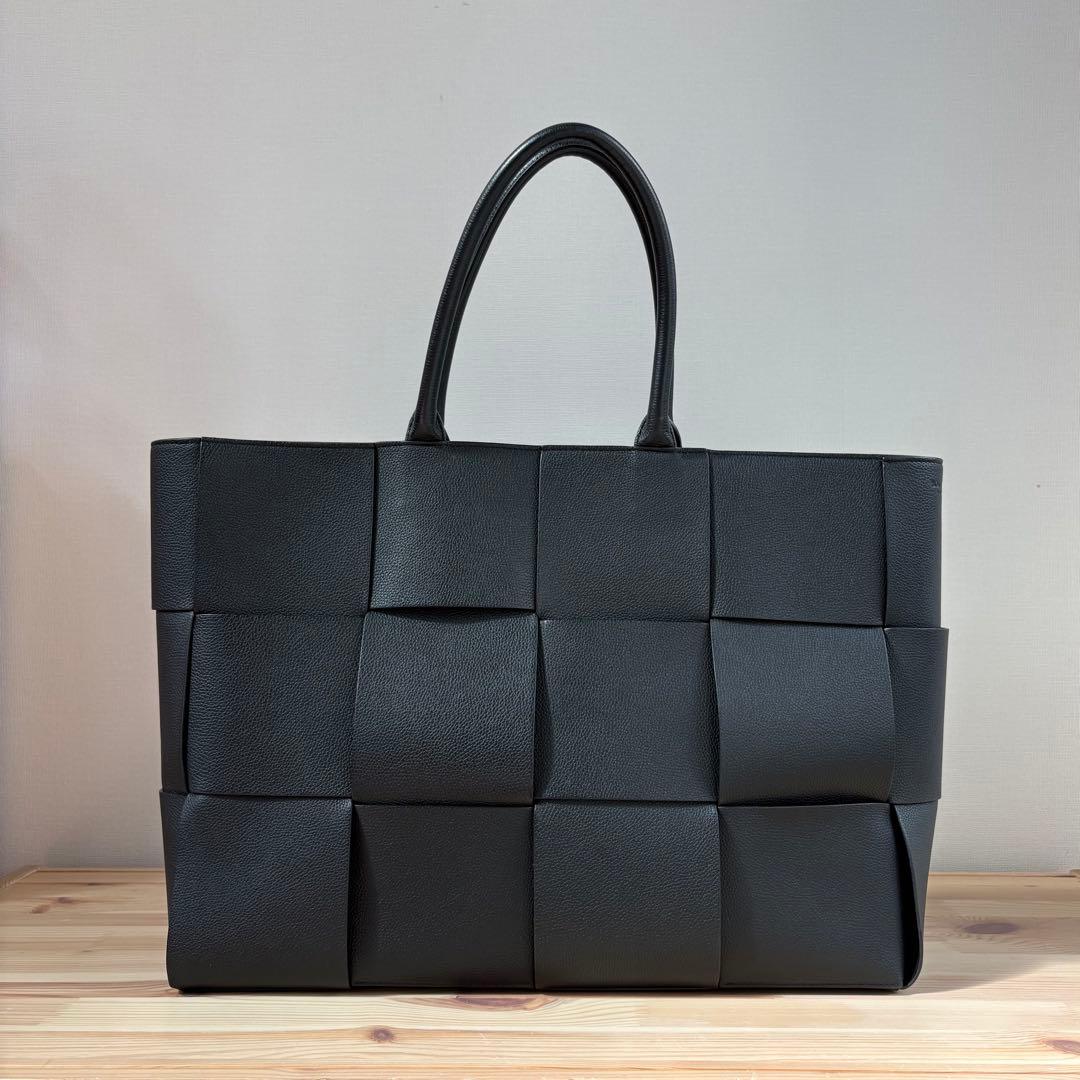 極美品 BOTTEGA VENETA アルコ トートバッグ ラージ マキシ 黒 - メルカリ