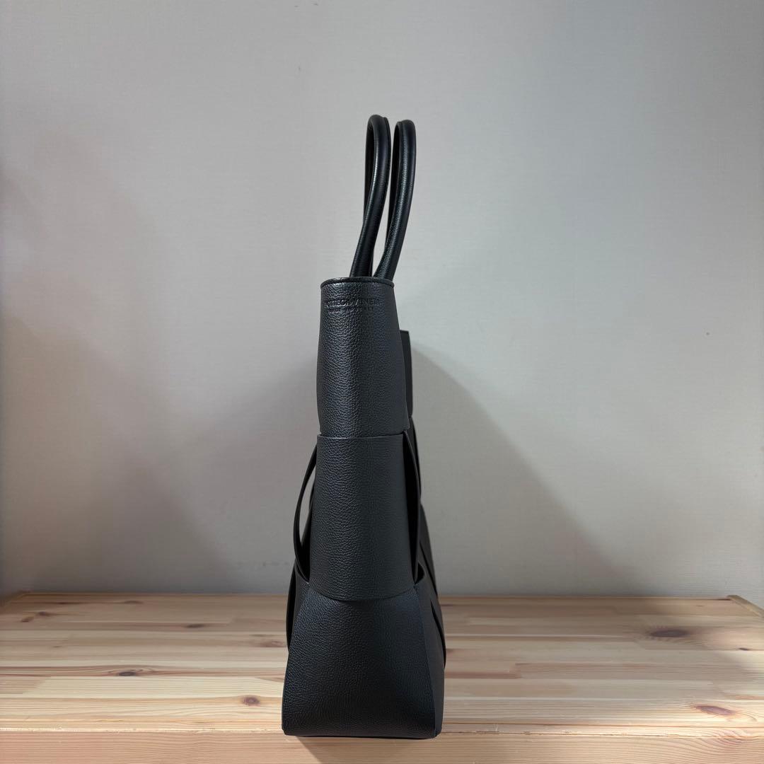 極美品 BOTTEGA VENETA アルコ トートバッグ ラージ マキシ 黒 - メルカリ