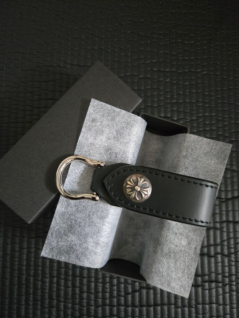 本革！クロム好きに！ブラックレザーキーホルダー。シルバー925ベルトループ