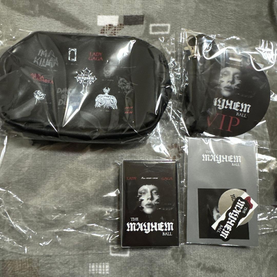 レディーガガ Lady Gaga The MAYHEM Ball VIPグッズ - メルカリ