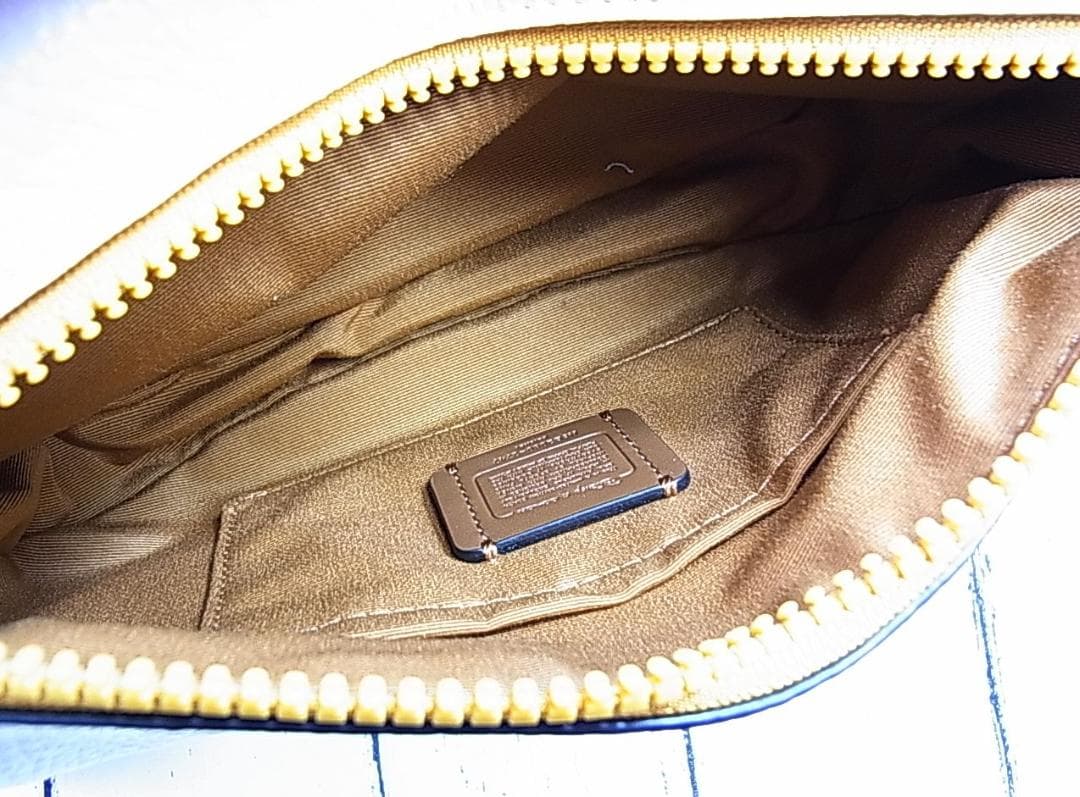 正規美品コーチxDisneyコラボ ウエスト＆ボディバック 3747 ミッキー