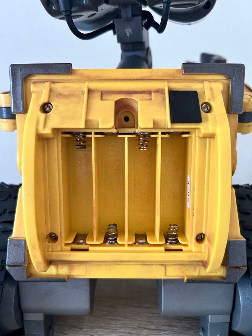 ディズニー ウォーリー ラジコン WALL・E 動作確認済 - メルカリ