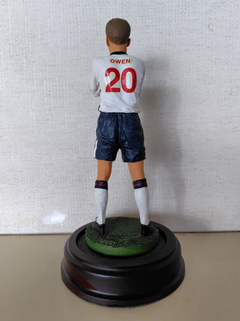 マイケル・オーウェン フィギュア 20番