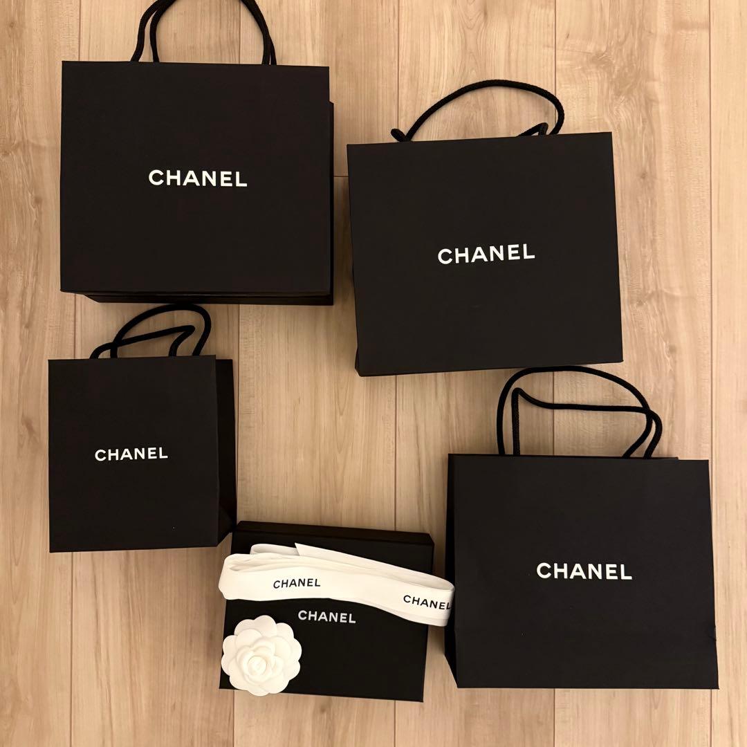 CHANEL ブラックショッパー 箱 ギフトボックス リボン付き - メルカリ