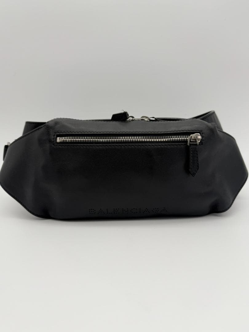 美品✨バレンシアガ パンチングロゴ レザー ボディバッグ ベルトバッグ 黒