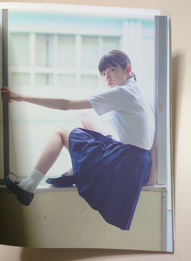 小宮山莉渚 直筆サイン入り ファースト写真集 「 少女果実 」 - メルカリ