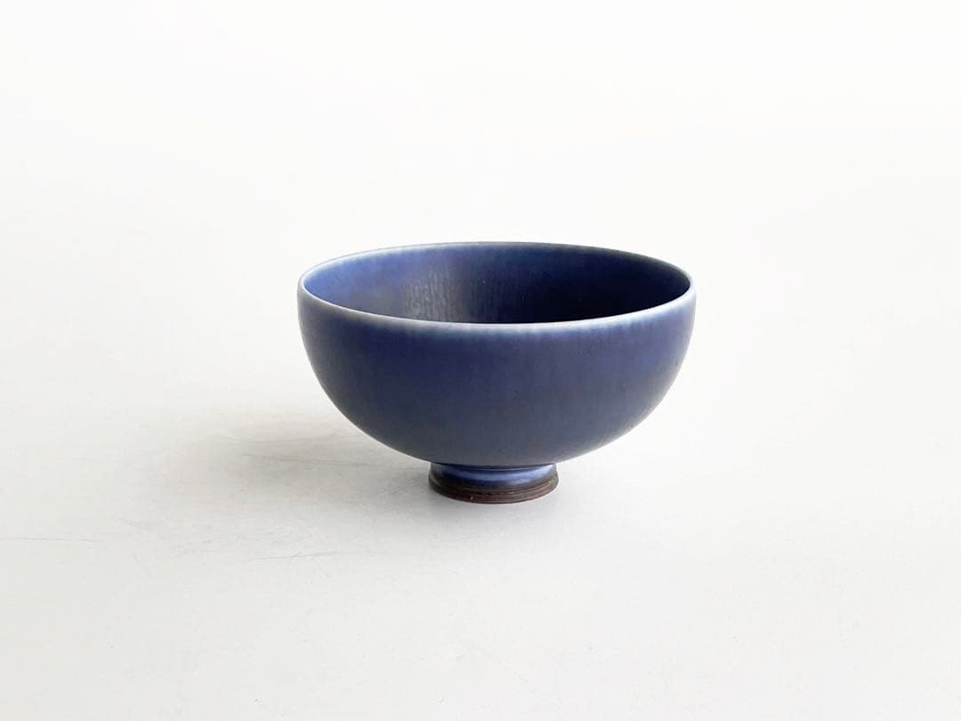 ベルント・フリーベリ　Berndt Friberg グスタフスベリ　青釉　盃 LURF GALLERY | 20世紀スウェーデン陶芸を代表し、北欧デザインの中心