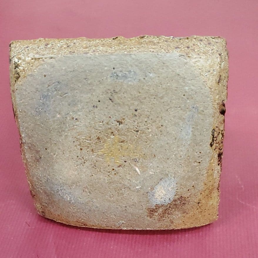 新田邦彦作 扁香炉 角 色小紋