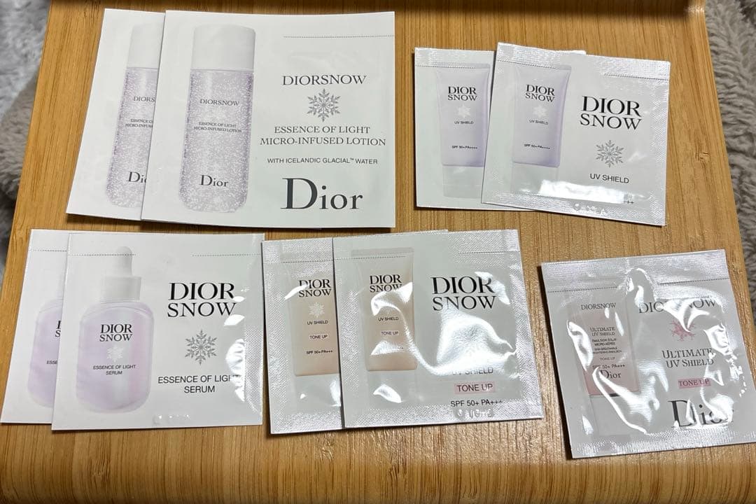 Dior Snow トライアルセット サンプル - メルカリ