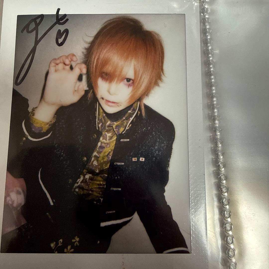 R指定 マモ チェキ