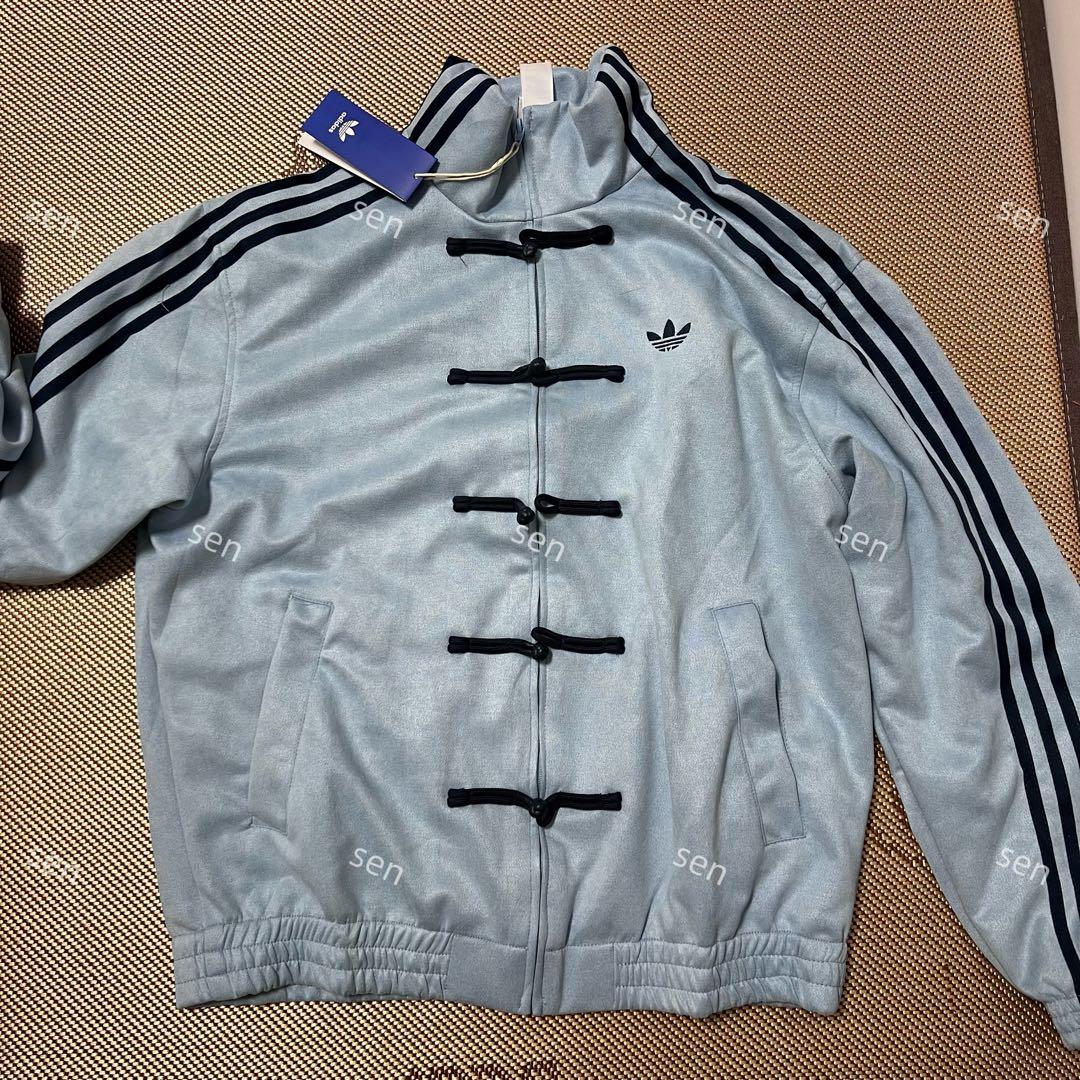 新品 アディダス 蛇年トラックジャケットライトブルー XLサイズ - メルカリ