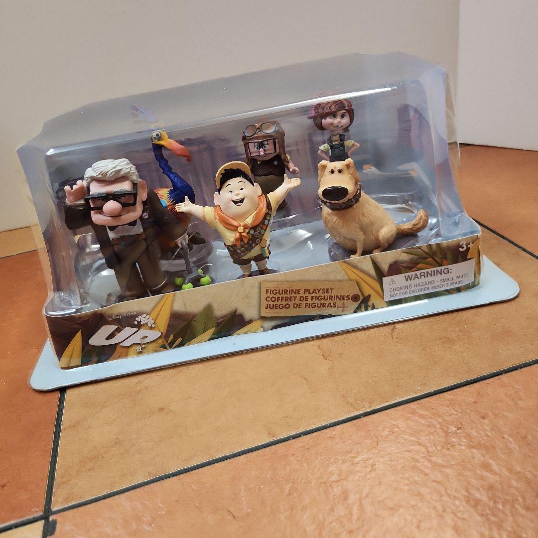 さ*く様 【新品未開封】ディズニーストア カールじいさんの空飛ぶ家 フィギュア