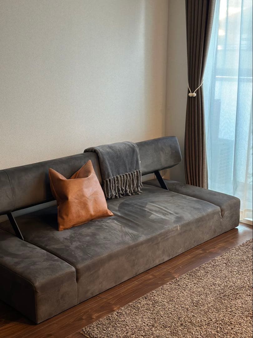 【111high】グレー3人掛けソファ