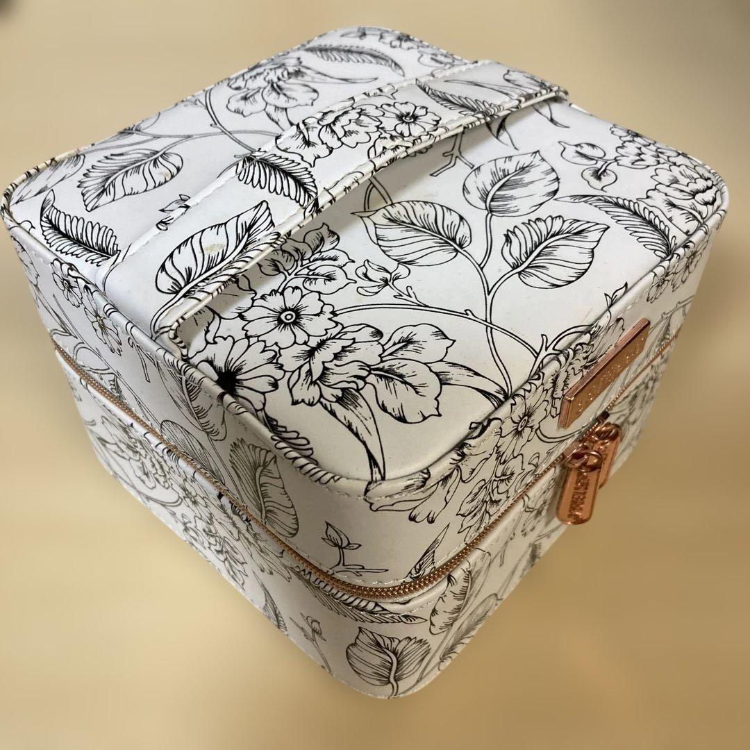 dōTERRA ドテラ バニティ 花柄 オイル 収納ポーチ 仕切り付き