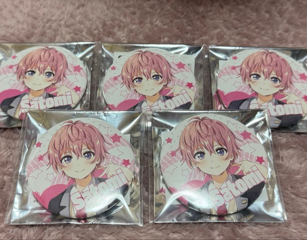 さとみ 制服 缶バッジ 5つセット - メルカリ