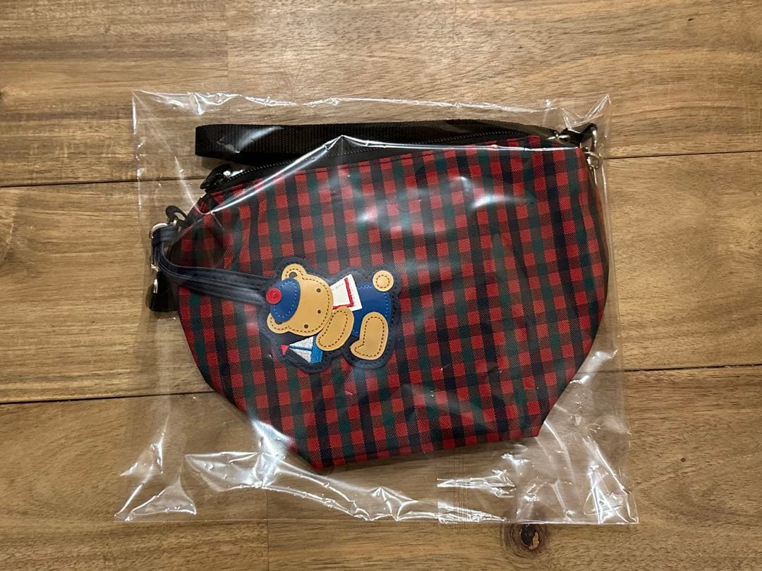 ファミリア familiar 舟形ポシェット ショルダーバッグ 赤チェック