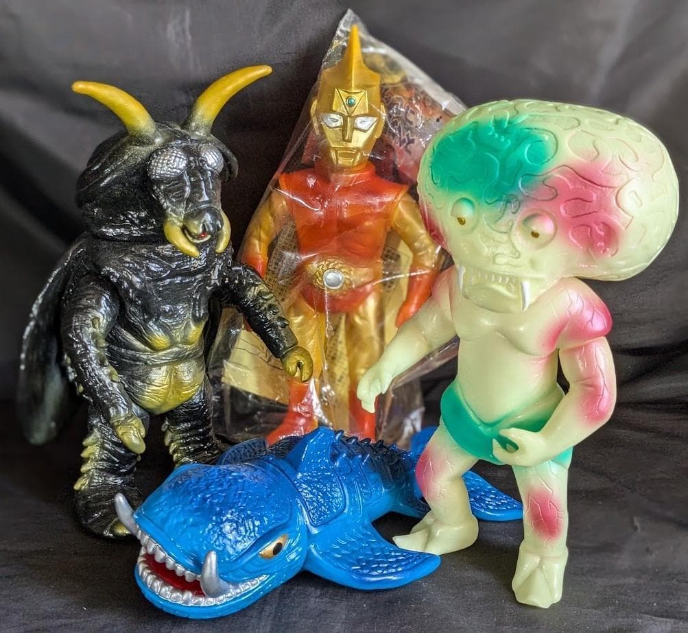 スペクトルマン＆登場怪獣（ベアモデル・マスダヤ復刻）ソフビフィギュア４体セット 2026年最新】怪獣 スペクトルマンの人気アイテム - メルカリ