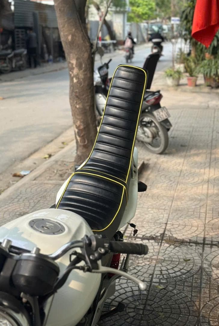 CB400SF/SB(NC39 NC42) 黒金 三段シート Javimotor - メルカリ