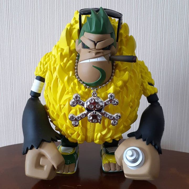 ティムツィ　ゴリラ　フィギュア