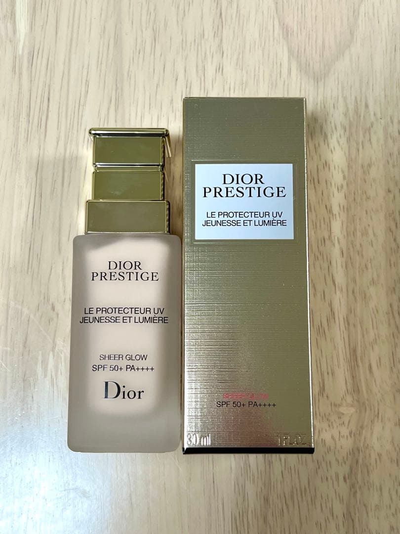 DIORプレステージ　ホワイトルプロテクターUVルミエール　シアーグロー