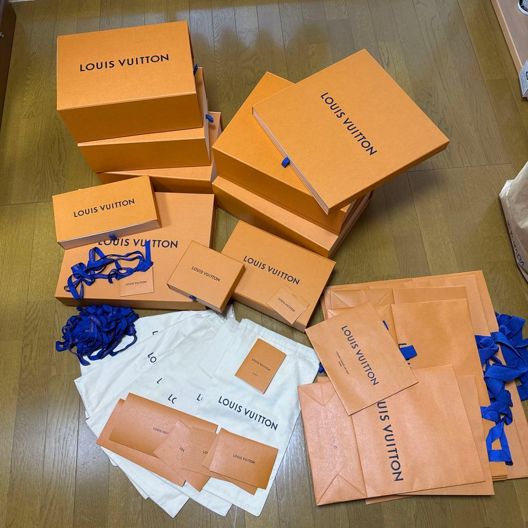 LOUIS VUITTON ギフトボックス　ショッパー他
