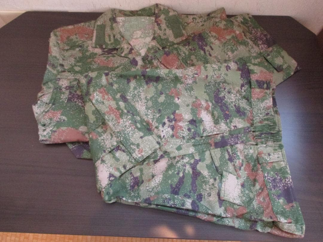 未使用　中国軍　21式　星空迷彩　上下セット　サイズM　軍服　迷彩服